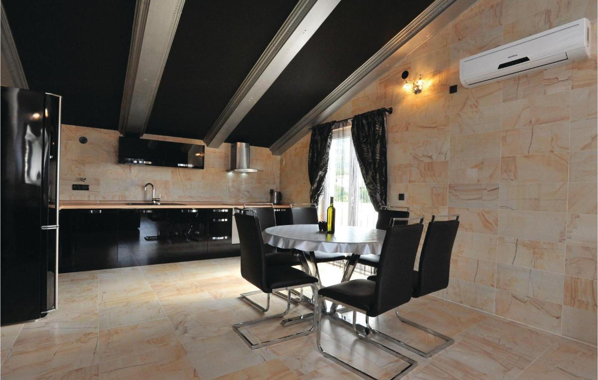 Amazing Home In Kastel Stari With House Sea View Kaštela Zewnętrze zdjęcie
